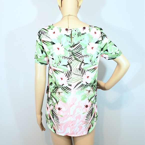 Rose & Olive Hawaiian Short Sleeve top - Picture 2 of 6